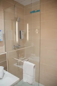 Kyriad Montpellier Sud Lattes - Salle de bain