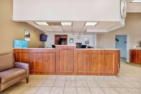 Motel 6 Effingham, IL - Hall