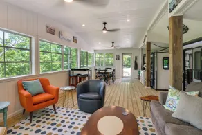 Off-grid Glamping! Unique, Wooded Tennessee Cabin - Interiör