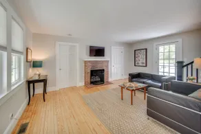 Located in the Heart of Gloucester Courthouse! - Interiör