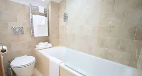 The Arc - Boutique B&B - Baño