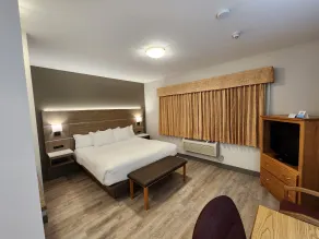 Days Inn by Wyndham Penticton Conference Centre - Chambre