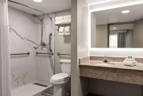 Baymont by Wyndham Emporia VA - Salle de bain