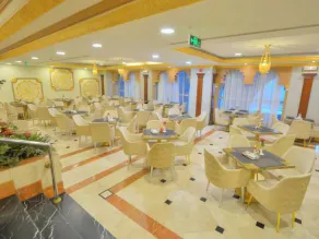 ALRITZ ALMADINAH HOTEL - Restaurant