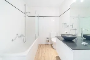 Hotel Het Gheestelic Hof by CW Hotel Collection - Bathroom