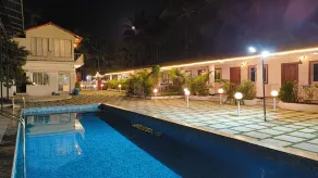 King of Kings by iLiF Hotels - Piscine