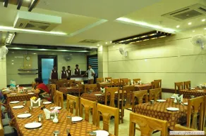 Hotel Basera Brij Bhoomi Vrindavan - Restaurant