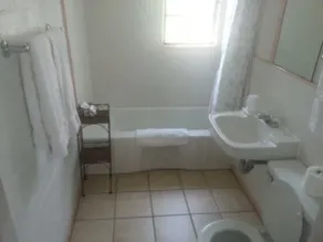 Bishop Village Motel - Salle de bain