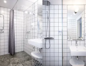 HOOM Home & Hotel Järfälla - Bathroom