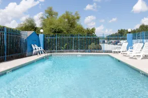 Days Inn by Wyndham Columbia NE Fort Jackson - Piscine