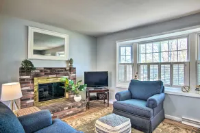 Hen Cove Home w/ Wood Deck - Walk to Beaches! - Interior