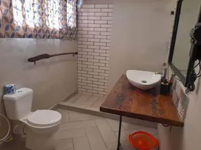 Boulevard Inn Mt Meru - Bathroom