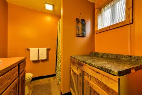 Peaceful, Quiet Seward Apt W/back Yard & Mtn Views - Innenbereich