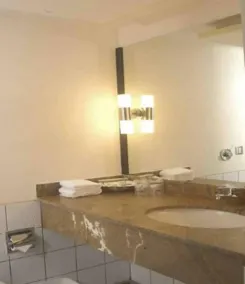 The Chevron Hotel - Bathroom