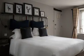 The White Hart Ford - Room