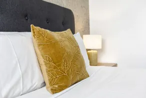Mandala Signature Berry - Room