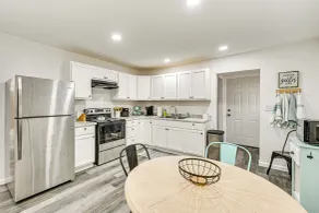 1 Mi to Dtwn: Family Home w/ Porch in Brownwood - Interior
