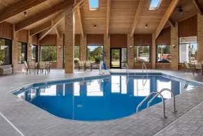 Quality Inn Ashland I 71 & US 250 - Pool