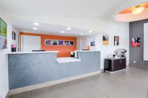 Motel 6-Troutville, VA - Lobby