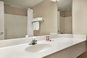 Super 8 by Wyndham Cherokee - Salle de bain