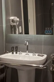 ibis Styles Rondonopolis - Bathroom