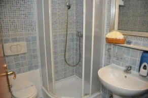 Hotel Galerija - Bathroom