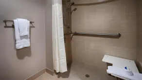 Best Western Plus Elmendorf Hotel San Antonio Hotel - Salle de bain