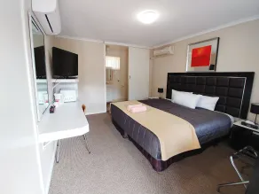 Almond Inn Motel - Room