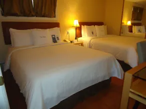 Bayside Inn & Waterfront Suites - Chambre