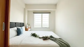 Neat 2Br Apartment Podomoro Golf View - Chambre