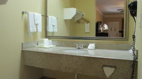 Quality Inn & Suites at The Outlets Mercedes-Weslaco - Chambre