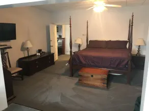 Longhouse Manor B&B - Chambre