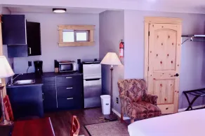Yellowstone Holiday Motel - Chambre