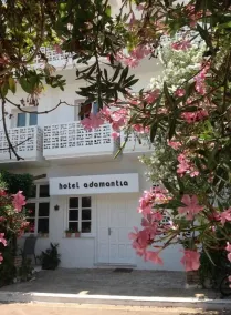 ADAMANTIA HOTEL - Détail de l’extérieur