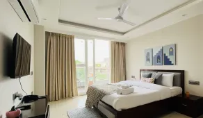 ZEN Suites Gurgaon - LUXE Stays Collection - Rum