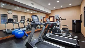 Best Western Plus KC Speedway Inn & Suites - Salle de remise en forme