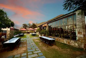 Vijaygarh Resort & Cottages with Private Pool - Restaurant