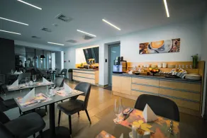 Eleven Business & Sport Hotel - Restaurant