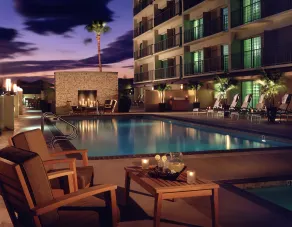 Courtyard Los Angeles Sherman Oaks - Piscine