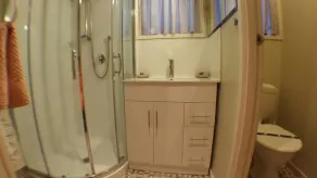 Takanini Park Motor Lodge - Baño