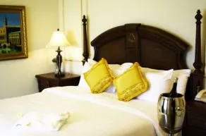 Four Seasons Place Pattaya - Rom