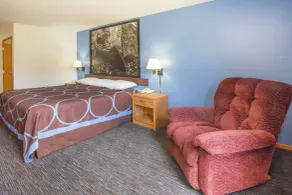 Super 8 by Wyndham Monmouth IL - Chambre