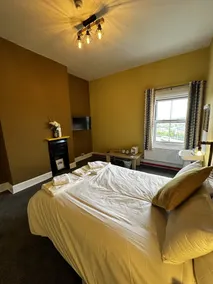 Station Hotel - Camera