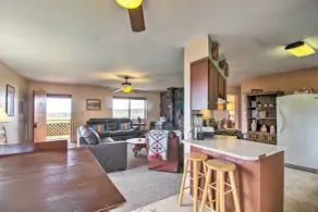 Peaceful Ranch Cabin, 3 Mi to Becker Lake! - Interior