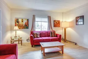 Walk to Old Town Saginaw! Charming Retreat w/ Yard - Interiör