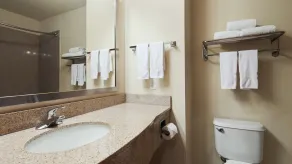 Best Western Cleveland Inn & Suites - Badrum