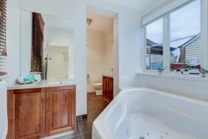 Seymours On Lydiard - Bathroom