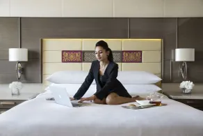 JW Marriott Mumbai Sahar Airport - Room