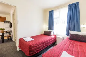Graham Apartments - Room