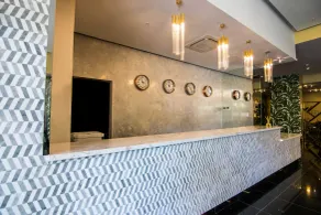 Innfiniti Hotel & Suites - Recepción